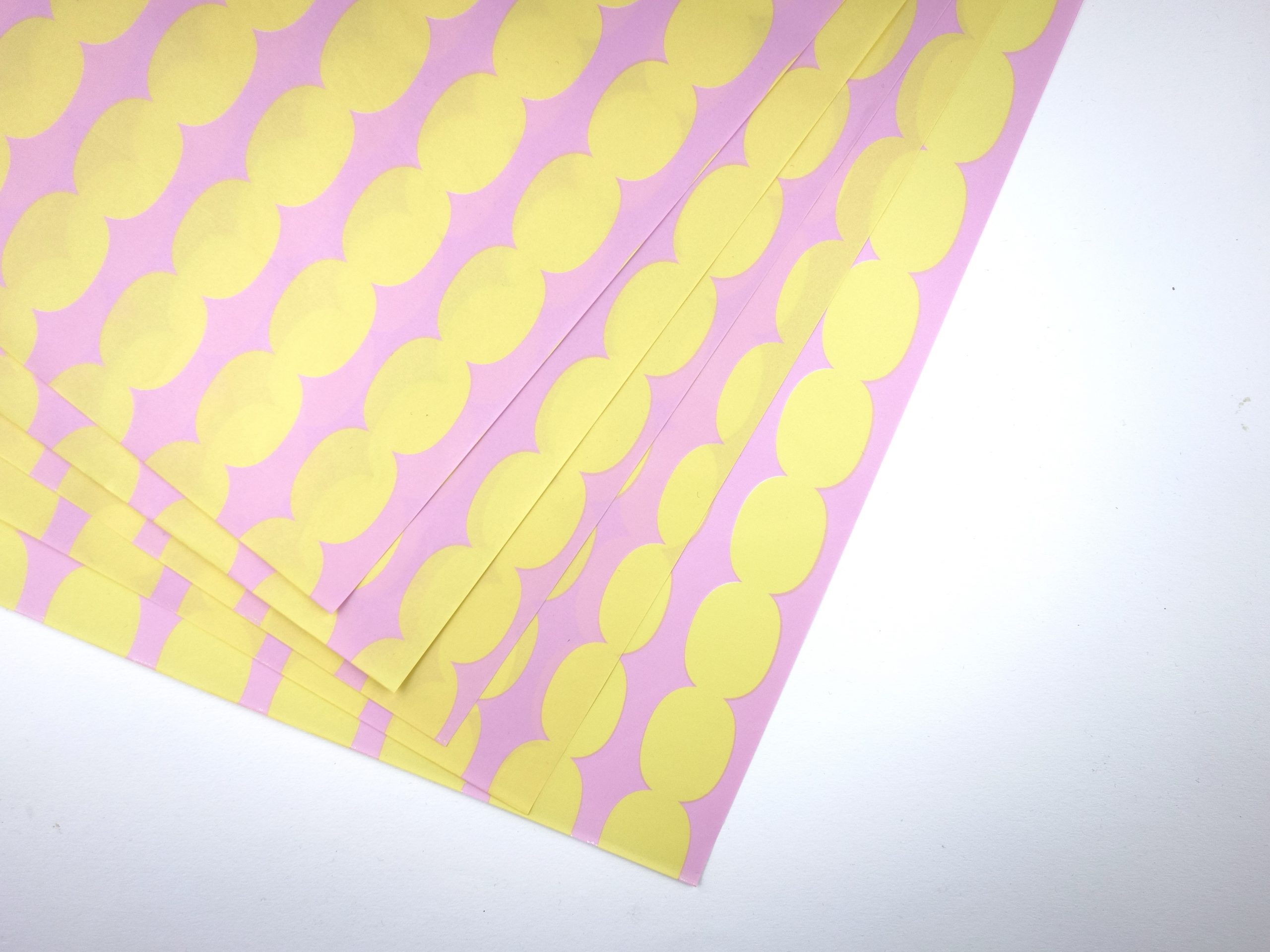 Seidenpapier Gelbe Punkte auf Fuchsia 50x70 cm – Bild 4