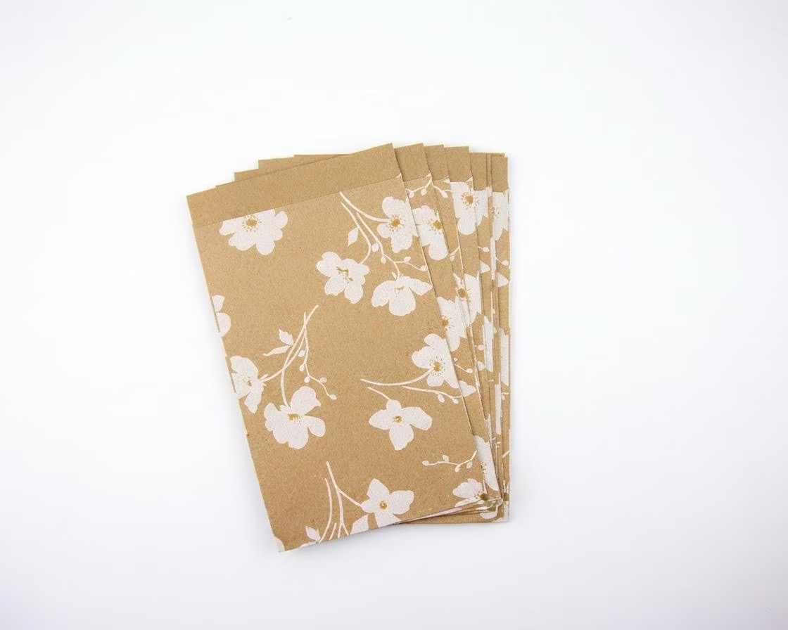 Papiertüten Kraft mit weißen Blumen 12×19 cm – Bild 2